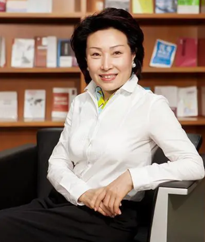 郑翔玲——正大制药集团总裁、北京泰德制药股份有限公司董事长、中国生物制药有限公司执行董事、正大百年集团有限公司董事长、正大制药(青岛)有限公司董事长（绥德县）